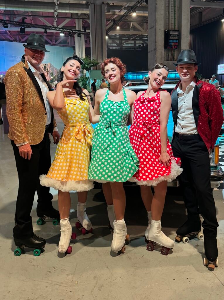promotion-rollschuh-walkact-aktivierung-50s-50er-polkadot-pettycoat-rollerskate-schweiz-rollipop